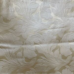 Gold jacquard tablecloth with 7 napkins